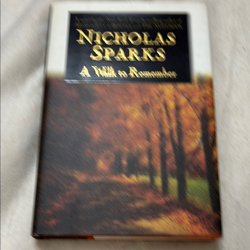 Nicholas Sparks 'A Walk to Remember' Book